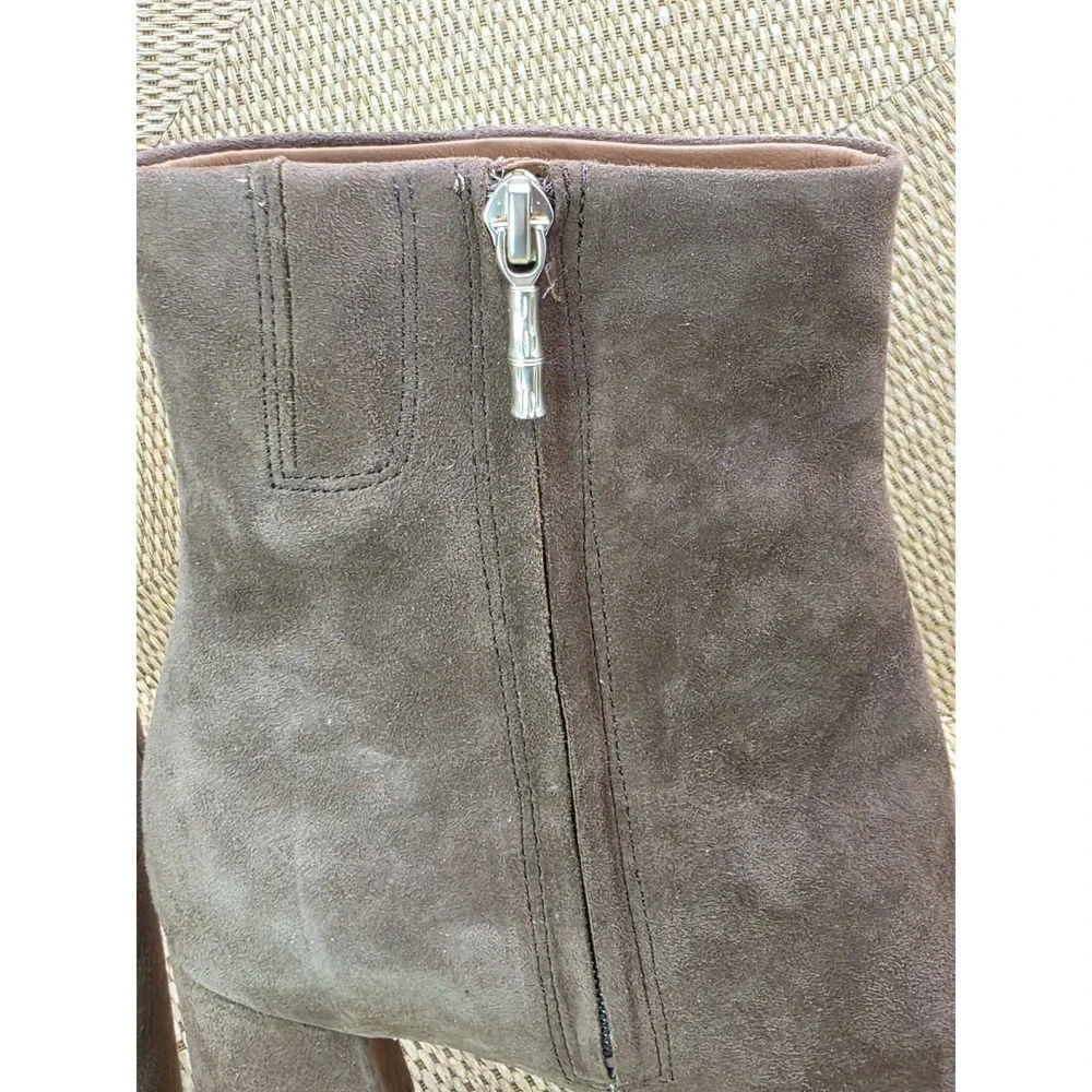 J McLaughlin Evie Cocoa Brown Suede Leather Booties Size 8M Box Dust Bag JMCL‎